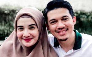 Zaskia Sungkar Abadikan Momen Irwansyah Tertidur Usai Ngaji, Letakkan Quran di Lantai?