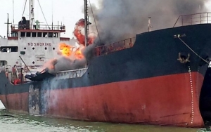 Kapal Tanker Meledak di Belawan, 14 Orang Dilarikan ke RS dan Puluhan Pekerja Masih Terjebak