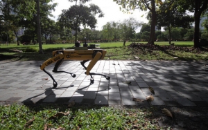 Singapura Kerahkan Robot 'Mengerikan' Untuk Patroli Saat Pandemi Corona, Warganet: Bikin Merinding