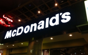Tanggapi Kerumunan McDonald's Sarinah, Polri: Sepanjang Pakai Masker dan Jaga Jarak Tak Masalah