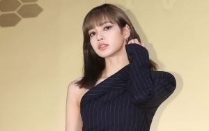 Lisa BLACKPINK Unggah Foto Cantik, Poni Tebal Bikin Gaya Rambut Selalu Monoton?