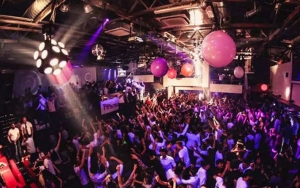 2 Idol Populer Diduga Kunjungi Bar di Itaewon Klaster COVID-19, Siapa?