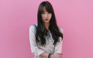 Potret Dita Karang 'Idol K-Pop' Cantik Berkebaya, Dipuji Tak Lupa Asal Usul