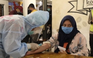 Ribuan Warga Surabaya Jalani Rapid Test, Begini Nasib Mereka Jika Hasilnya Reaktif