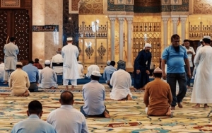 Malaysia Kembali Izinkan Salat Berjemaah di Tengah Pandemi Corona