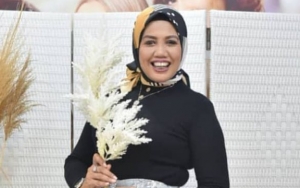 Ely Sugigi Gandeng Pria Brondong Baru, Sudah Direstui Ulfi?