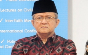 Corona Mengintai, Sekjen MUI Imbau Umat Muslim Tak Bersalaman Saat Idul Fitri 
