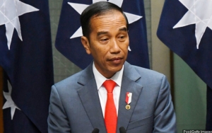 Selain Data Tak Sinkron, Jokowi Akui Distribusi Bansos Berbelit