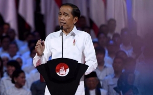 Kerumunan Dinilai Bikin Wabah Corona Makin Parah, Jokowi Tegas Larang Salat Id Berjemaah