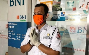 Sempat Viral, Satpam BNI yang Larang Pria Tak Bermasker Masuk ATM Diberi Penghargaan