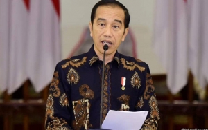 Presiden Jokowi Posting Karikatur Sedang Salat, Ramai Diprotes Salah Kiblat