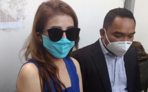 Dituduh Aniaya Anak Sambung, May Lee Mengaku Sering Nangis Karena Rindu