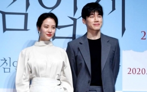Kim Moo Yeol Punya Panggilan Kesayangan Untuk Song Ji Hyo di Lokasi Film 'Intruder'
