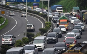 'Ngebet' Lebaran, Pemudik Nekat Sembunyi Di Bak Tronton Dan Rela Bayar Segini