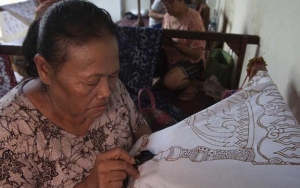 Inovasi 'Sajadah Covid' Selamatkan Pengusaha Batik Lasem dari Bangkrut
