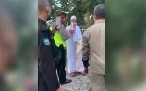 Habib Usman Assegaf Maafkan Petugas PSBB Usai Nyaris Adu Pukul, Netter Beri Kritik