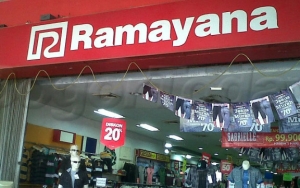 Ramayana Bogor Disidak Satpol PP Usai Ketahuan Matikan Lampu Demi 'Kelabui' PSBB