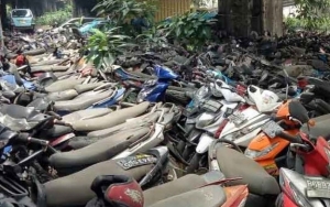 Penampakan 'Kuburan' Motor di Bekasi Ini Bikin Merinding
