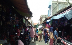 Corona Masih Mengintai, Pedagang Minta Tak Disalahkan Soal Berjubelnya Pasar Jelang Lebaran