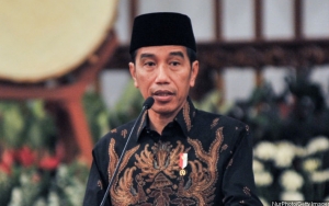 Disiplinkan Masyarakat Tekan Sebaran COVID-19, Jokowi Terjunkan TNI-Polri di 4 Provinsi