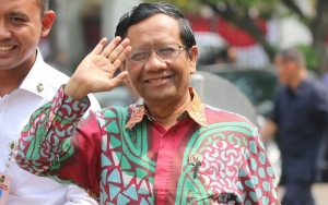 Nekat Salat di Masjid Saat Pandemi, Mahfud MD Ingatkan Soal Ribuan Korban Meninggal di Iran
