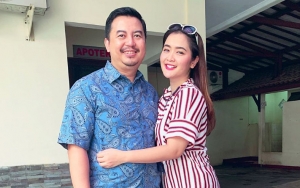 Vega Darwanti Dicibir Riya Saat Rekam Suami Ibadah Di Tengah Bertugas Sebagai Dokter