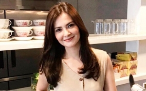 Bagikan Foto di Momen Lebaran, Netizen Curiga Cut Tari Hamil Lagi