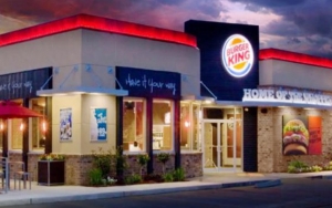 Cegah Penyebaran Corona, Burger King di Jerman Bagikan Mahkota 'Social Distancing'