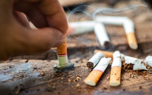 Viral Video Sekumpulan Bocah Lihai Hisap Rokok, Begini Tanggapan KPAI