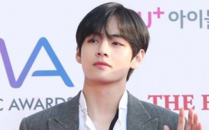 Foto-Foto V BTS Tanpa Diedit Jadi Perbincangan, Netizen Penasaran Ini