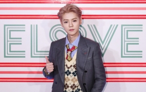 Luhan Dikecam Umat Muslim Gara-Gara Pakai Rompi Bertuliskan Syahadat