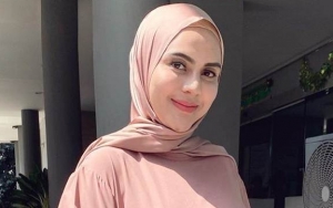 Anggita Sari Kembali Main Instagram dengan Penampilan Berhijab, Wajah Suami Pengusaha Terungkap