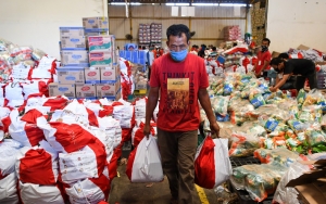 Tak Layak Konsumsi, Warga Nganjuk Kembalikan Beras Bansos Corona