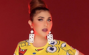 Gebby Vesta Pamer Foto Mandi Kembang, Badan Penyok Kulit Belang Bekas Editan Belum Tuntas
