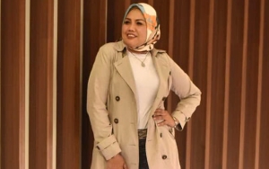 Ely Sugigi Bangga Kembaran Baju dengan Syahrini, Netizen: Tapi Gak Nikung