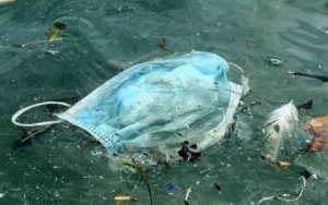 Perburuk Masalah Lingkungan, Masker Bekas Berserakan di Pantai Hong Kong Imbas COVID-19