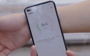 Ini Smartphone Perdana yang Dilengkapi Pengukur Suhu Tubuh Untuk Sesuaikan New Normal