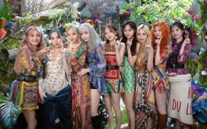 Kasus Plagiat MV TWICE 'More & More' Belum Selesai, Seniman Davis McCarthy Siap Ambil Jalur Hukum