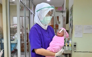 Bayi Usia 28 Hari di Jatim Ini Positif Terjangkit Corona, Diduga Tertular Orang yang Besuk