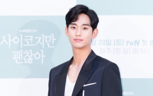 Kim Soo Hyun Bongkar Rahasia Awet Muda Bak Vampir di Jumpa Pers 'Psycho But It's Okay'