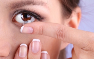 Asal-asalan Bisa Berakibat Fatal, Intip 7 Tips Saat Menggunakan Softlens Ini Agar Tetap Aman