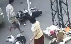 Kacau! Viral Pengendara Motor Jatuh Bukannya Ditolong Malah Dilompati 3 Kali