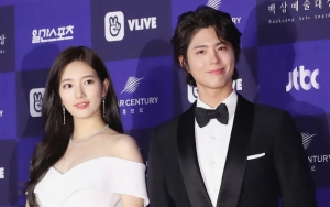 Suzy dan Park Bo Gum Kepergok Syuting Kencan Film 'Wonderland' di Taman