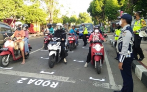 Serasa Jadi Pembalap, Antrean Lalu Lintas di Tuban Diatur Layaknya Starting Grid MotoGP