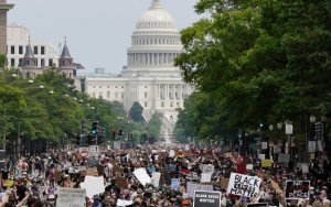 Washington Minta Demonstran Anti Rasisme Lakukan Tes COVID-19 Massal