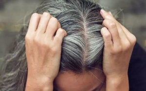 Rambut Memutih Bikin Kurang Pede? Tenang Aja 7 Makanan Ini Bisa Bantu Cegah Uban Di Usia Muda