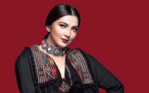Ashanty Ikut Viralkan Foto #VOGUECHALLENGE, Body Singset Bak Model Kelas Dunia
