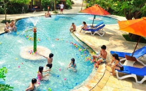 Kolam Renang Publik Belum Dibuka, Benarkah Virus Corona Bisa Menular Lewat Air?