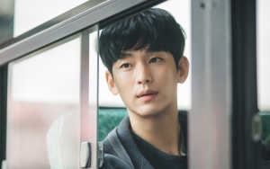 Kim Soo Hyun Pamer Lokasi Syuting 'It's Okay To Not Be Okay', Proporsi Tubuh Buat Takjub