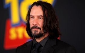 Keanu Reeves Tawarkan Kencan Online Via Zoom Selama 15 Menit, Tertarik Coba?
